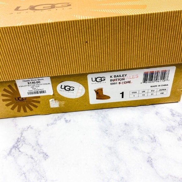 Kids Ugg K Bailey Button Boots in Chestnut Size 1 - Picture 9 of 9